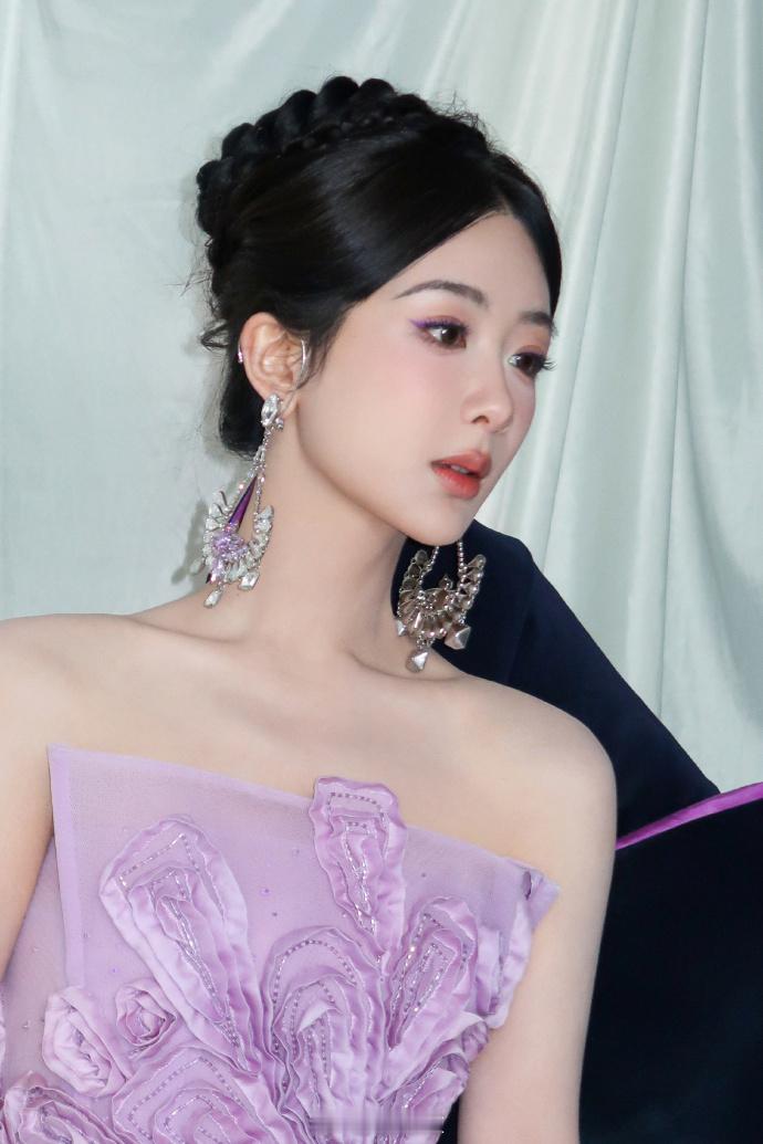 #工作室发的杨紫生日碎片##杨紫成功解锁相机里的生日碎片# 品味工作室的生日碎片