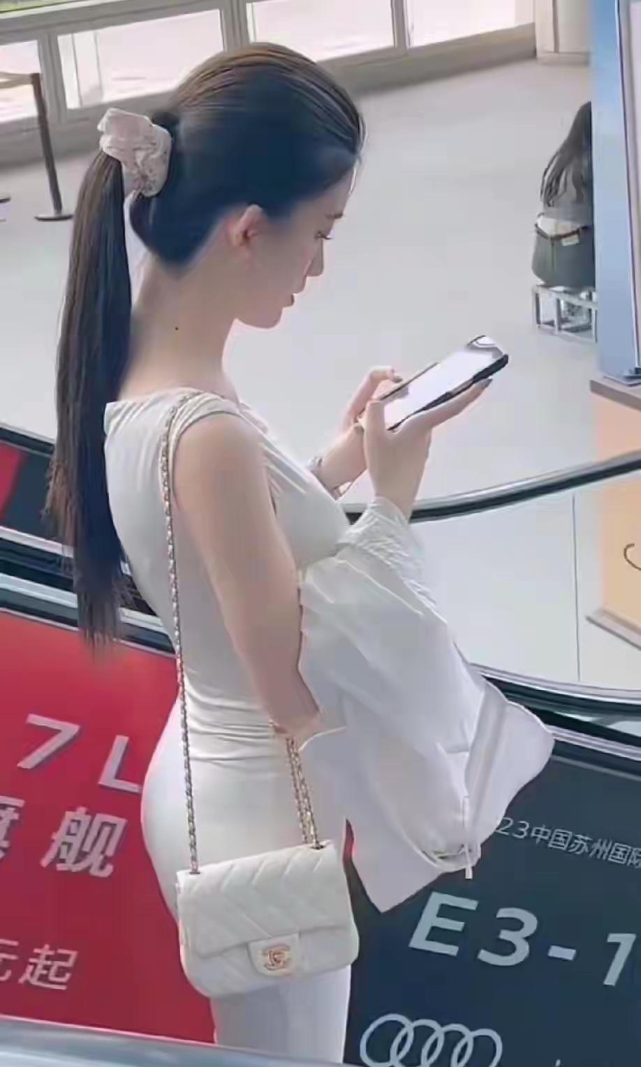 越漂亮越孤独，人家都以为我有男朋友