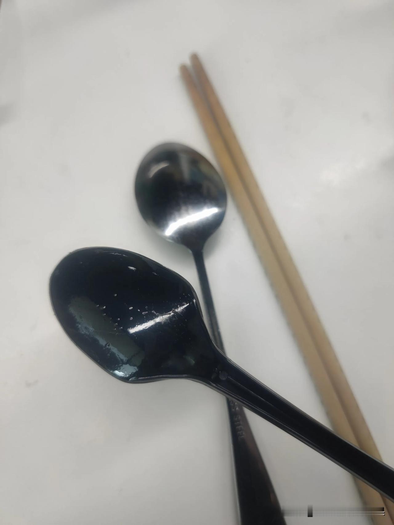 人可以懒到什么程度？

就是在公司吃饭也可以三天不洗筷子[捂脸]

为了省钱 我