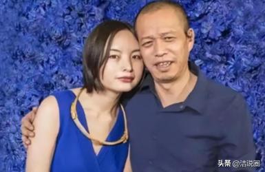 "疯子"何云昌：取下自己的一根肋骨，做项链送给爱人，还把自己浇筑在水泥里面。 2