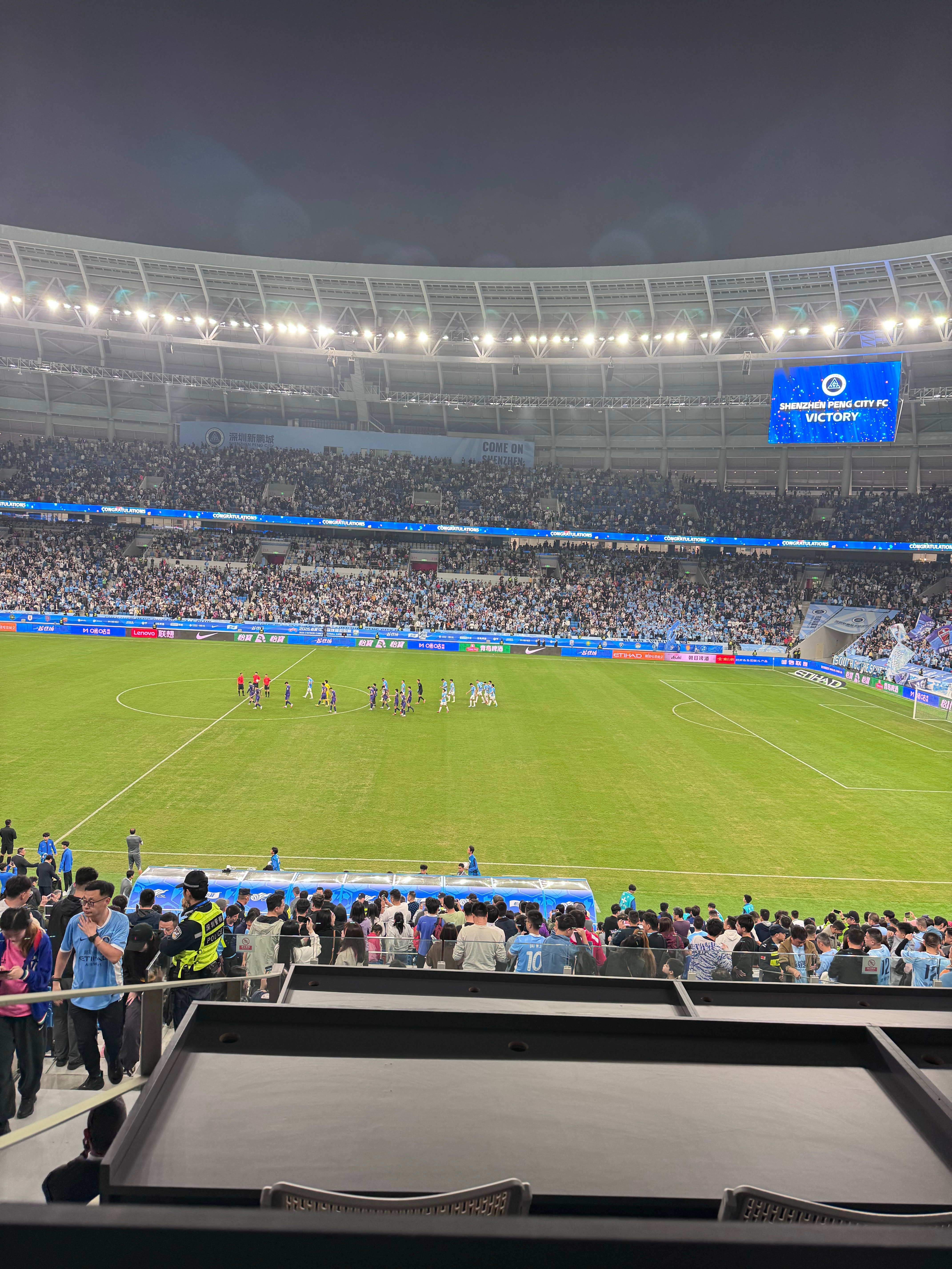 深圳新鹏城 主场开门红！煎熬了87分钟盼来队长韦斯利的进球，之后又在提心吊胆中度