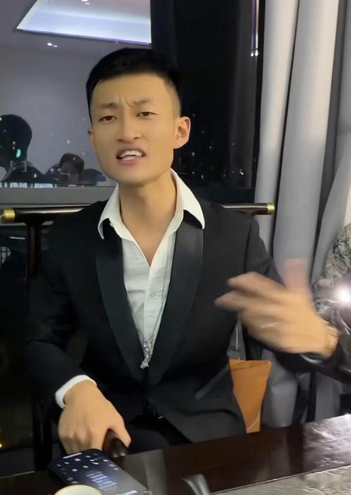 低俗网红祁天道总销售额或达上亿 低俗网红祁天道：应严惩不贷网红祁天道曾因诈骗入狱