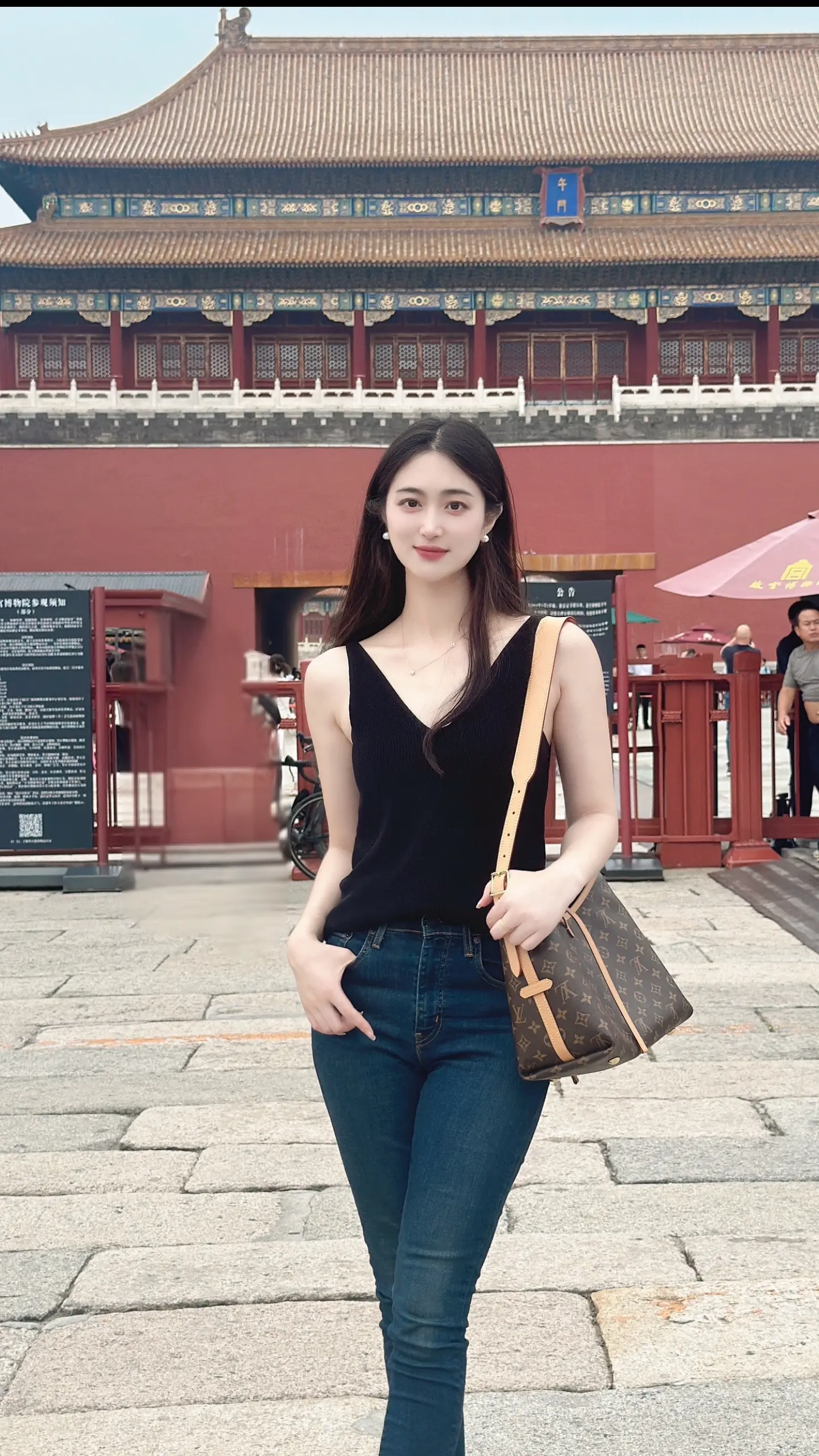 人生那么长  那些一城一池的得失  和我真正想去的远方比  实在算不了什么