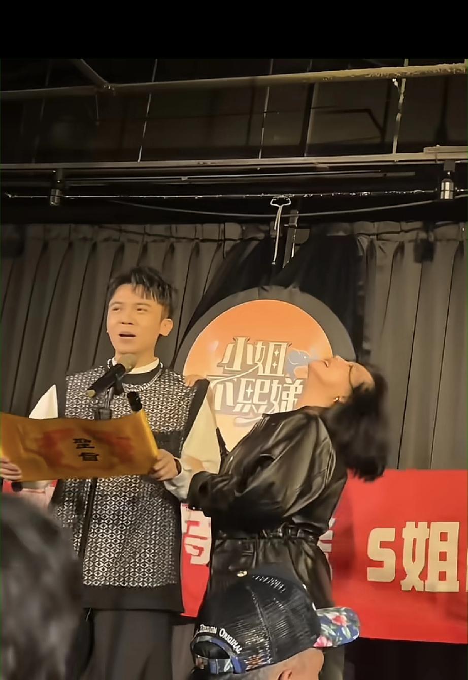 小S又开始狂野了，看着还是有点心酸!

4月7日，小S录制新节目《小姐不熙娣》，