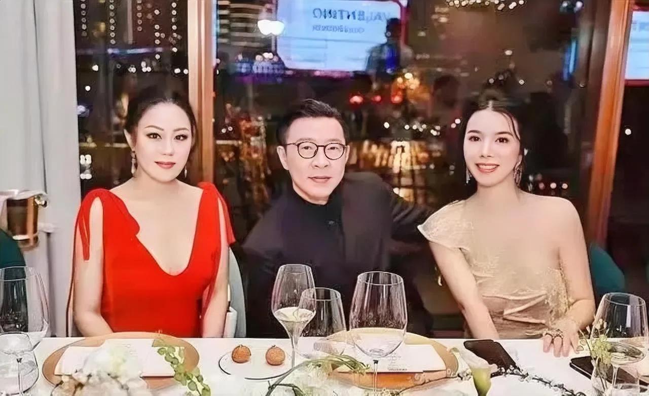 为什么每次看到这张照片心里就特别难受呢？

看起来这么美丽的一个女子，怎么会受到