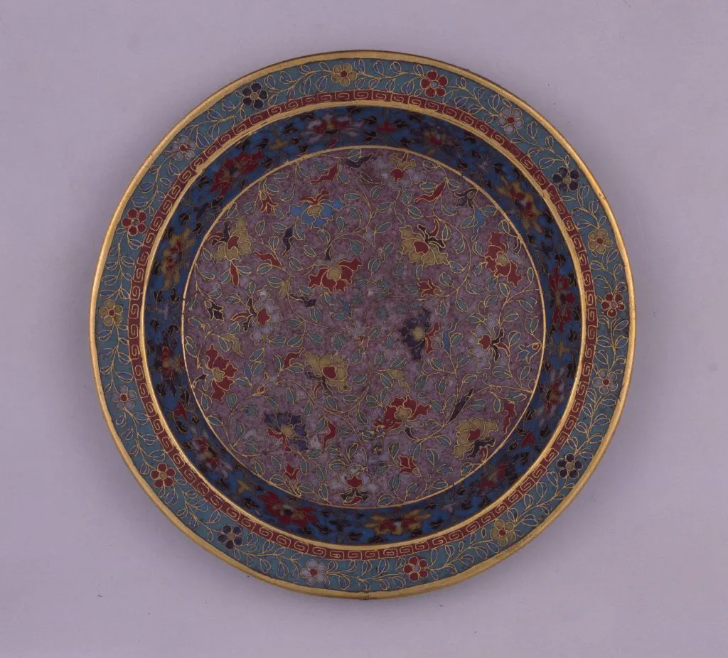 景泰款掐丝珐琅缠枝莲纹盘