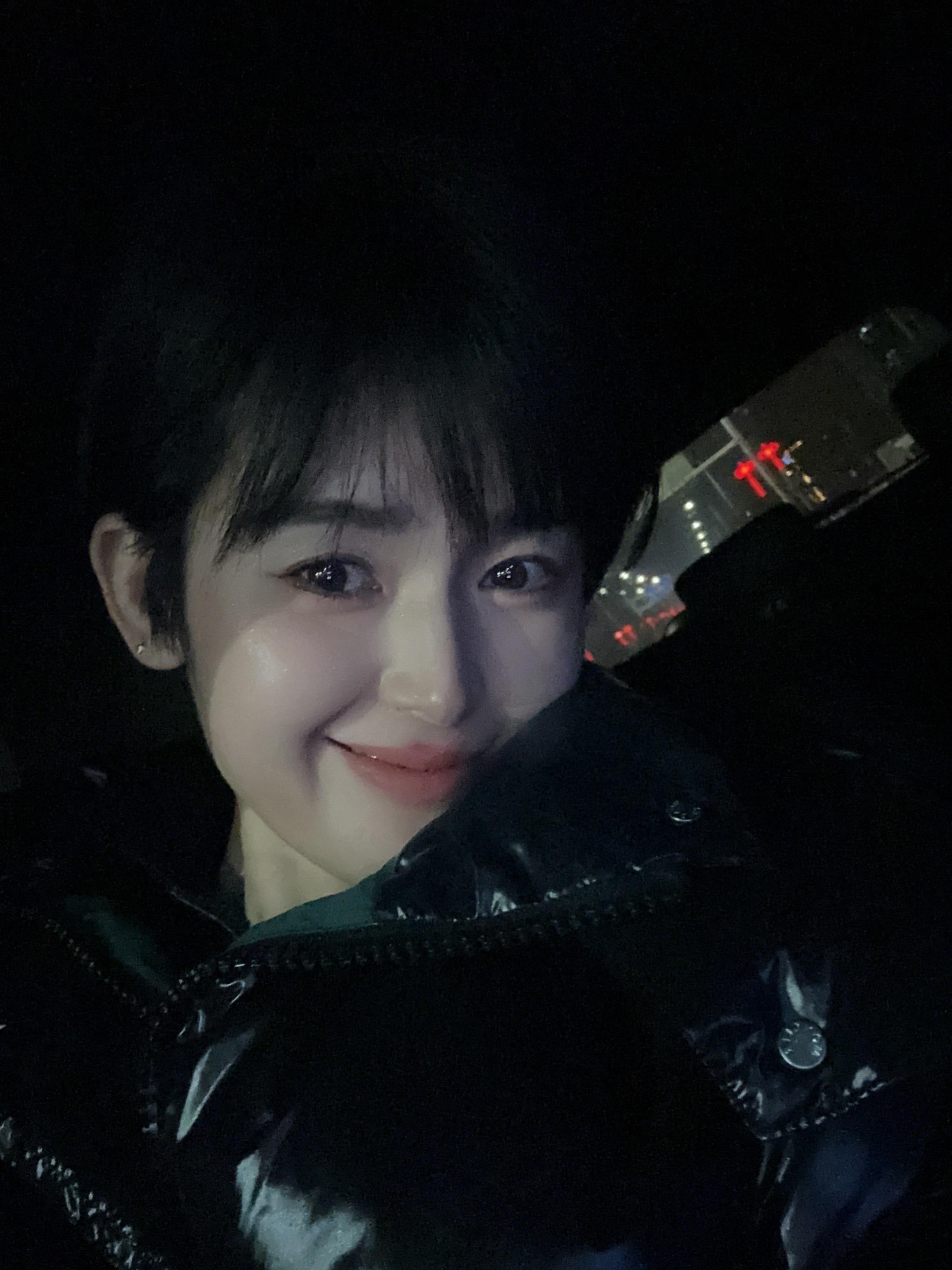 一路走来 没有敌人 全是老师 上了一课又一课 断我纯真 杀我幼稚 磨我...