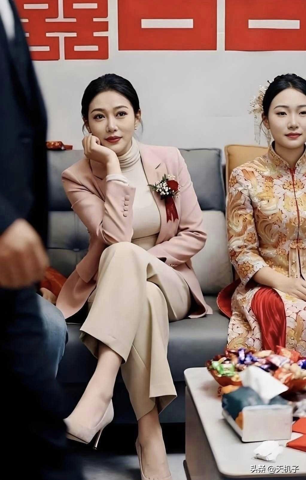 这么有少女感的丈母娘还是少见。