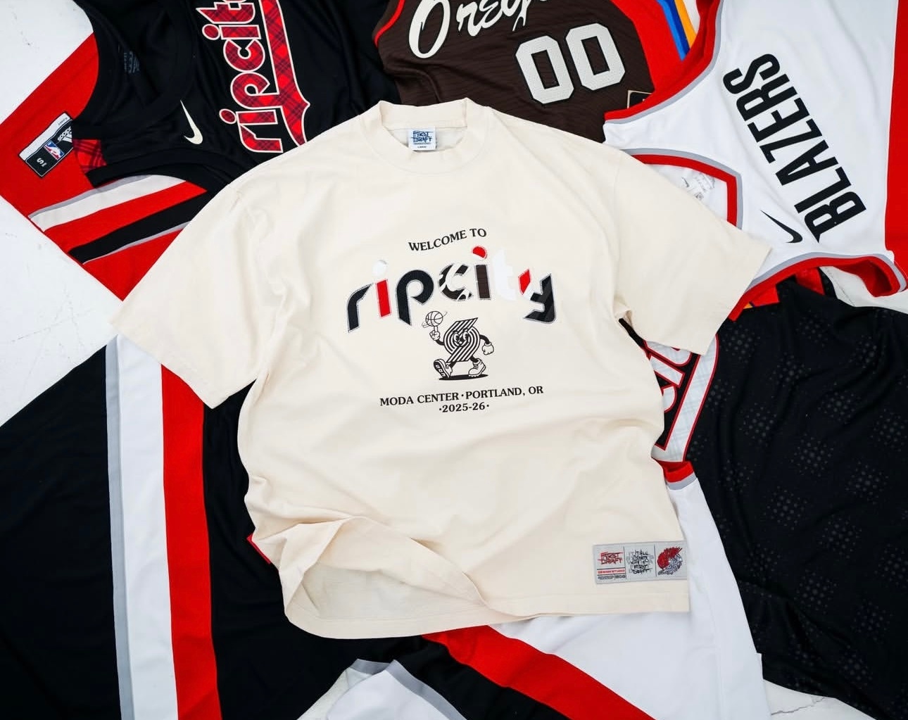 篮天下 你会支持这样的设计吗？Images via firstdraft.us 