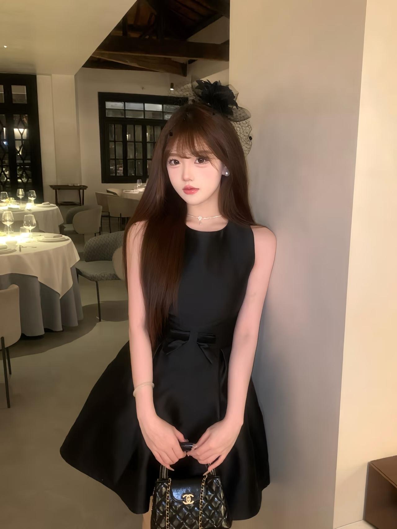 今天爸妈打电话说晚上一起吃饭，要介绍一个男朋友给我，吃饭的时候，发现是前男友，我