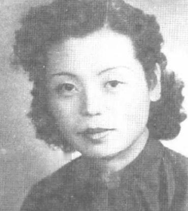 1970年，陈独秀58岁的女儿陈子美身绑5个空油桶，带着小儿子偷渡香港，9个小时