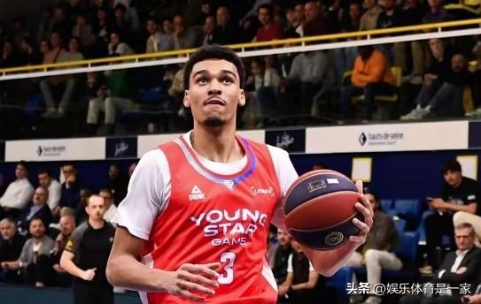 文班亚马的弟弟也要打NBA了！哥哥是状元，他能被选中吗？

马刺队记Dusty 