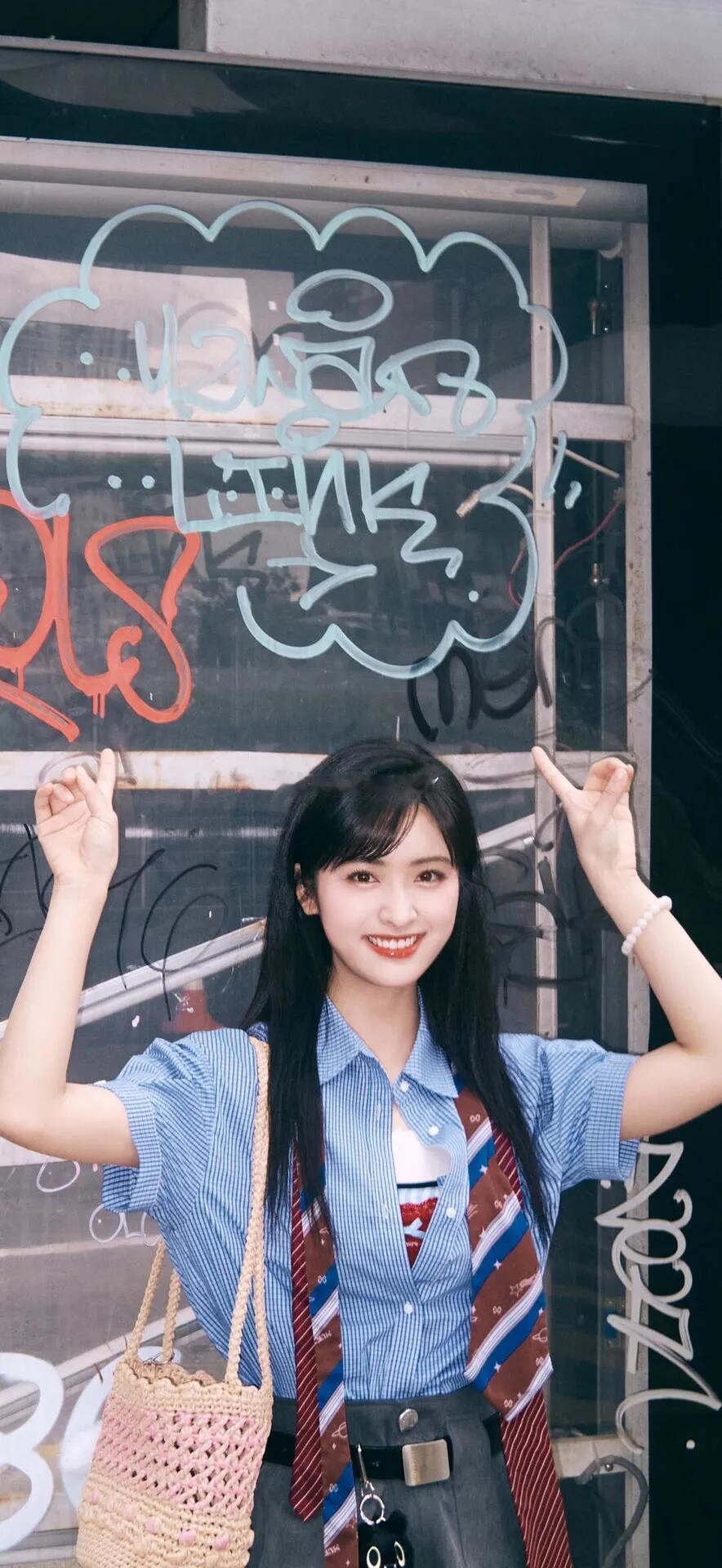 我当然支持沈月啦！善良又美好的女孩子！ 