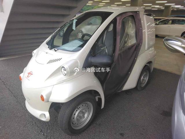 丰田三蹦子~~~这是纯电的，2018年在小岛国上的牌，跑了六百公里，此车要价折合