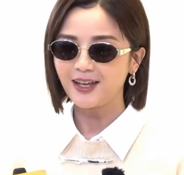 蔡卓妍被求婚哭到眼线全掉 43岁蔡卓妍（阿Sa）婚后爆料在巴黎被老公林俊贤单膝跪