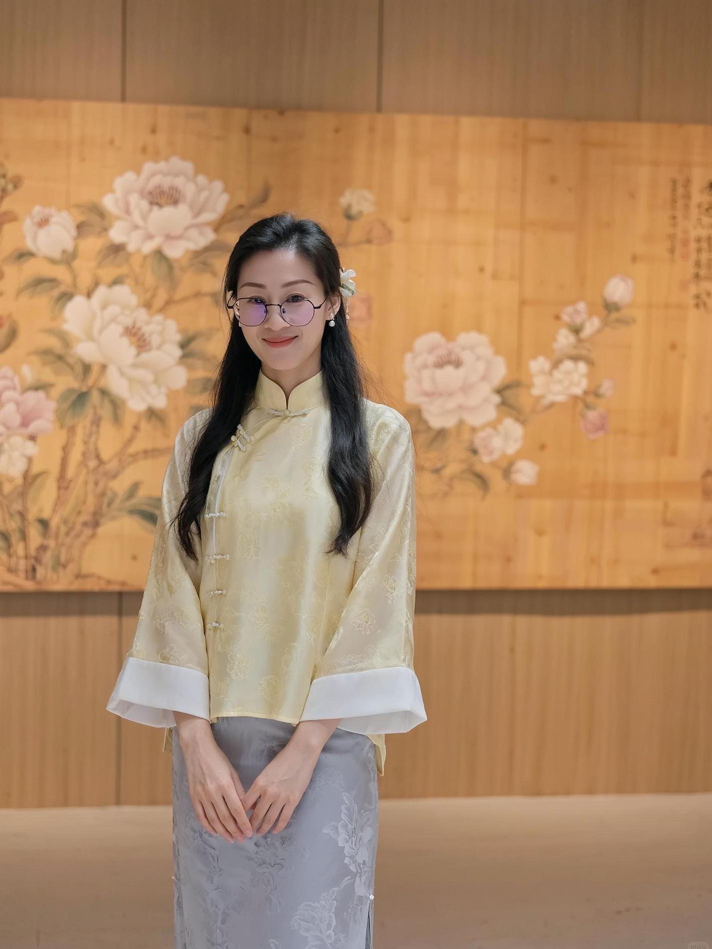 没有情绪也无思绪，就静静地听一听这首曲子吧～