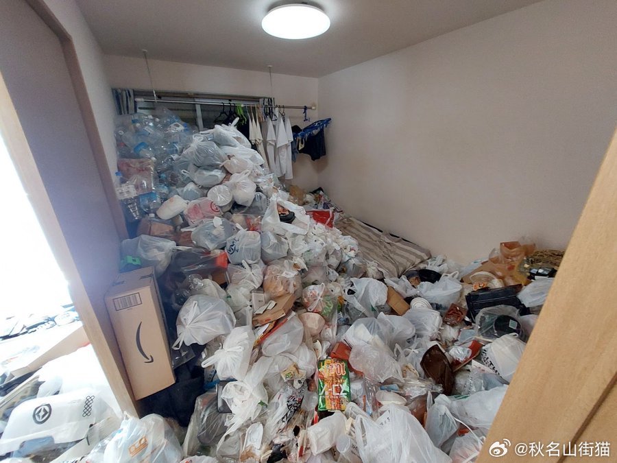 5年垃圾堆满房间！日本男子刚毕业嫌清理费贵要求打折，清洁公司晒照：根本无处落脚海