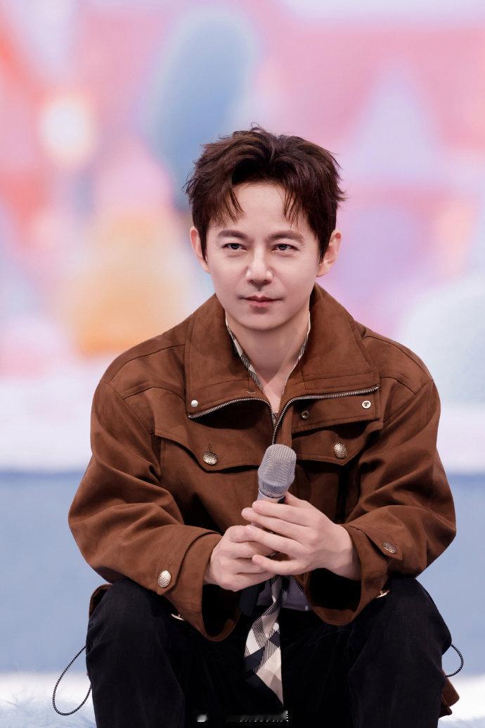 春节带阿福回家的理由 假期会结束，但它可以长留在家。我们能陪伴父母的时间太少，返