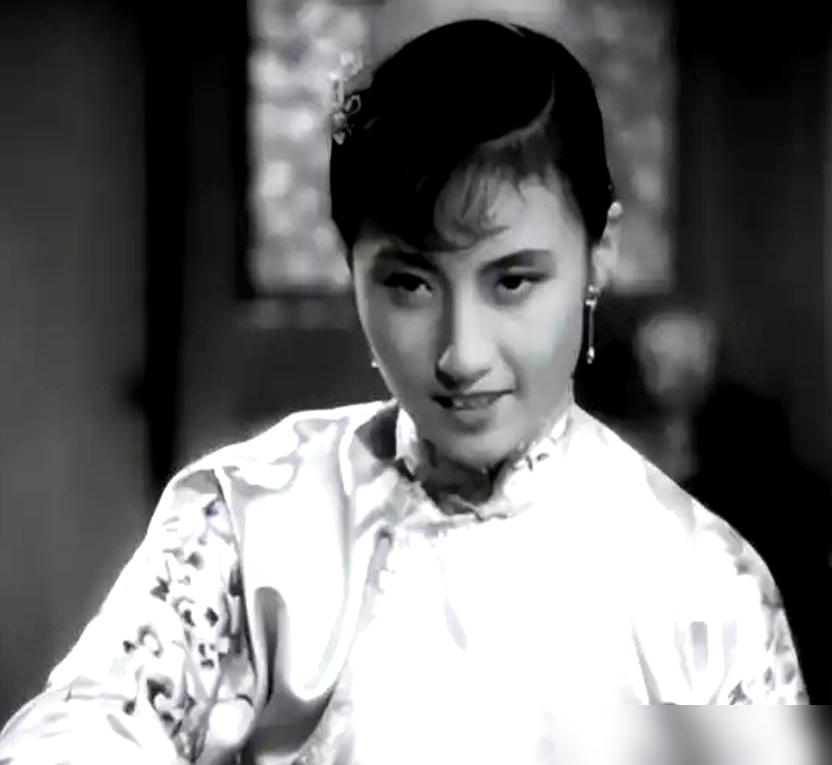 陈晓旭这辈子，根本就没走出过大观园。
你以为1987年演完林黛玉是她职业生涯的