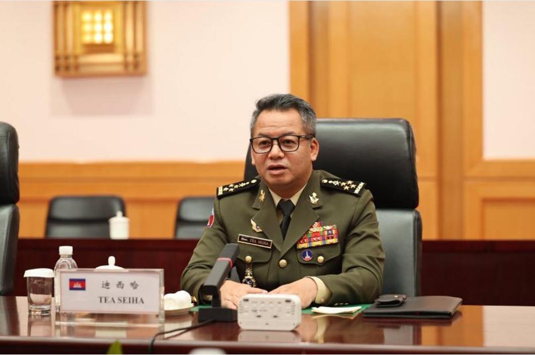 柬埔寨一仗被打出原形，不仅军队畏战怕战，谈判代表更怕有去无回。

柬埔寨国防部长