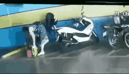 这个女子胆子是够大的了，心也是够狠的了，但感觉智商好像差那么一点点，现在监控这么