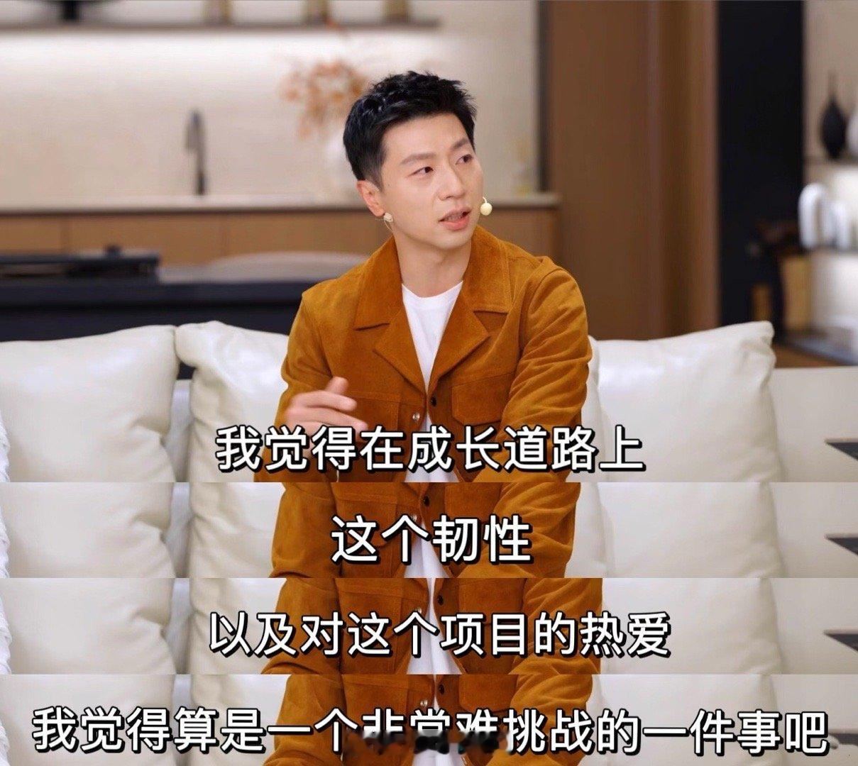 何刚马龙在线安利三折叠鸿蒙体验 一台华为Mate XTs 非凡大师、而这背后却是