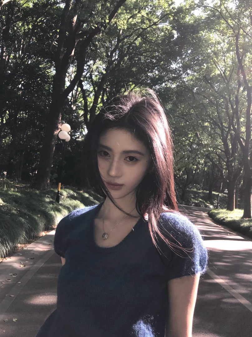 鞠婧祎告黑支持俺女维权，期待女顶宝宝的来战和万花 