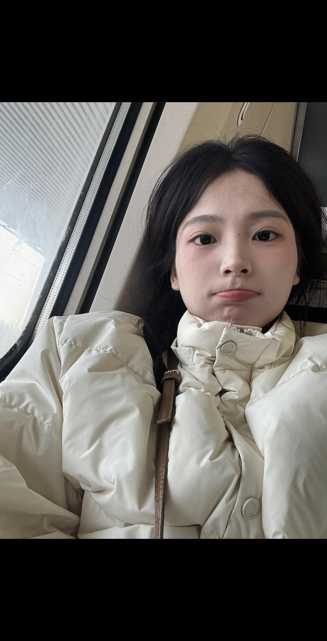 妈妈 你努力把我教成一个正直善良自信  不给别人添麻烦的人  可你没想...