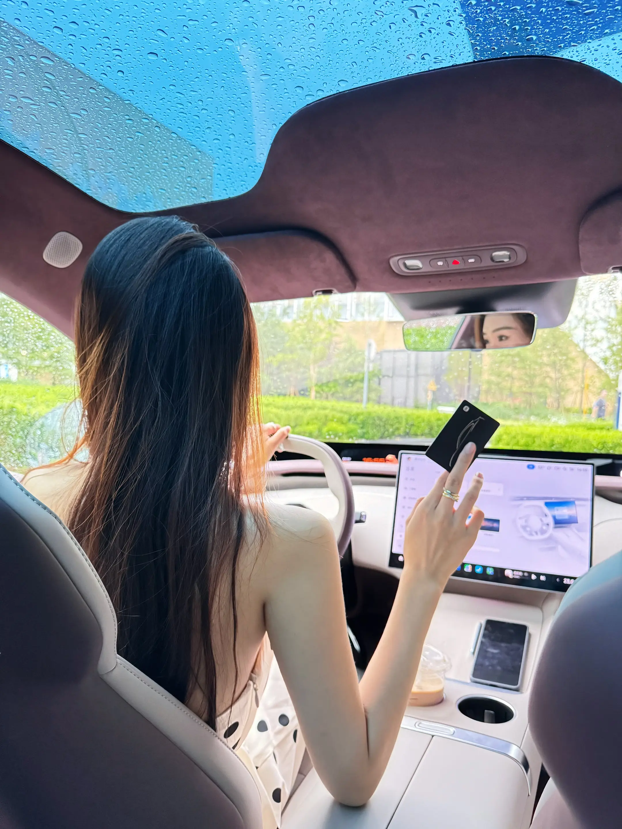 美丽的小姐 要一起去兜风吗。