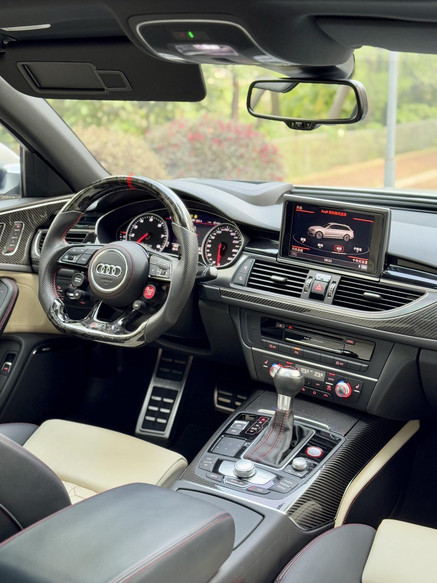 最美瓦罐 西装暴徒 奥迪RS6 V8 4.0TT 560匹马力