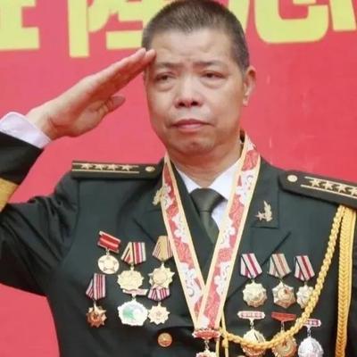 1985年，隆志勇穿越中越边境侦察，却不想被越军认出，当即便朝他开了数枪，隆志勇