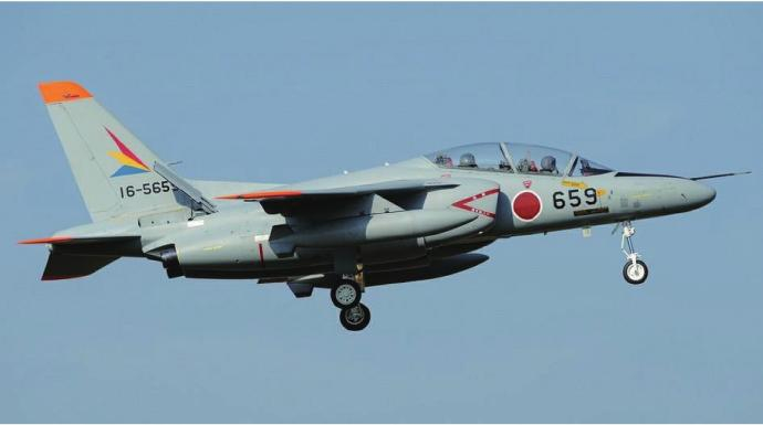 每天认识一件兵器 T-4教练机［日］机长：11.49米翼展：9.72米机高：4.