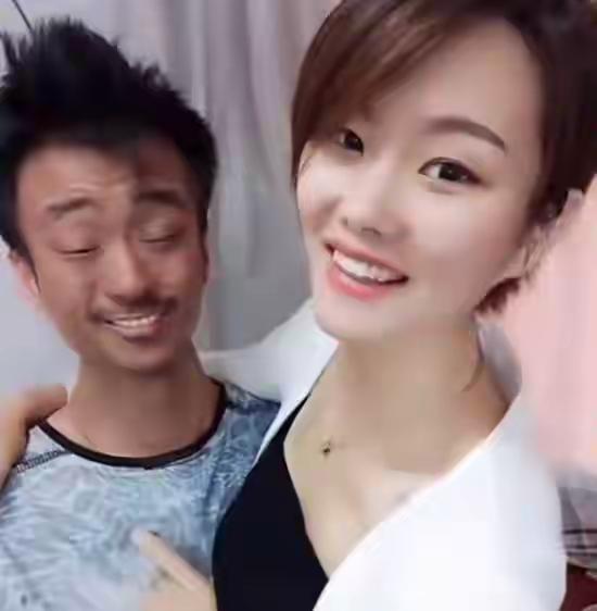 娱乐圈里几对明人夫妻，丑男娶美妻的反差，在很多人眼里觉得不般配。总习惯以外貌丑俊
