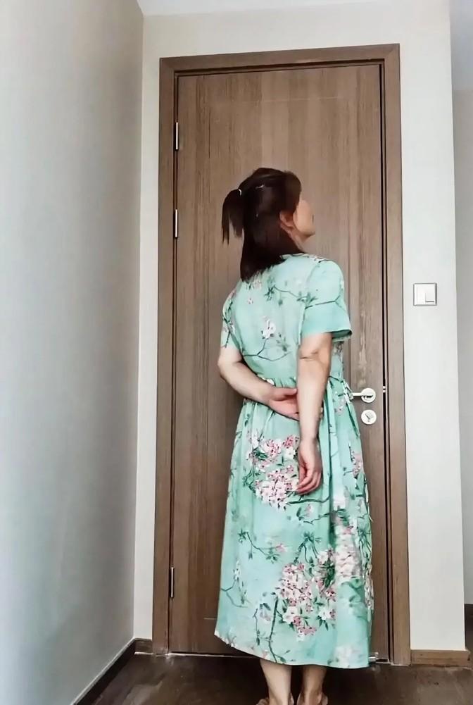体重135斤，身高1.62米，我这样的算胖吗？20年体重不变，我不运动，只靠吃来