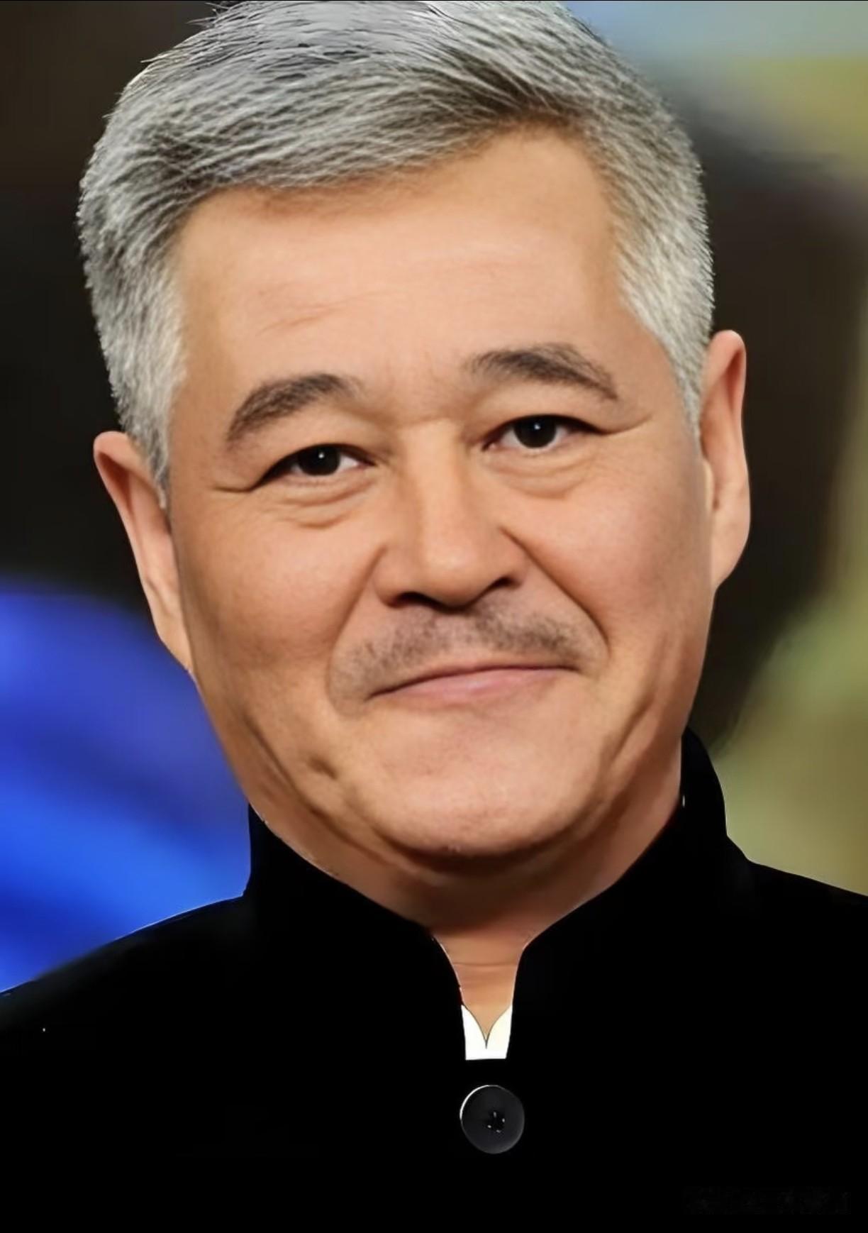 赵本山有句经典话:“知人不必言尽 一切尽在良心 不要和任何人较劲 没有人值得你去