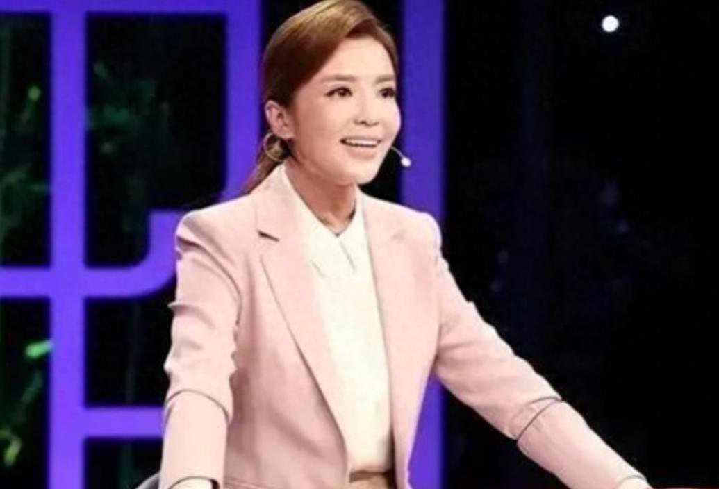 53 岁央视主持人朱迅：生命终将结束，为何不勇敢去面对生命终点呢
 
抗了二十年