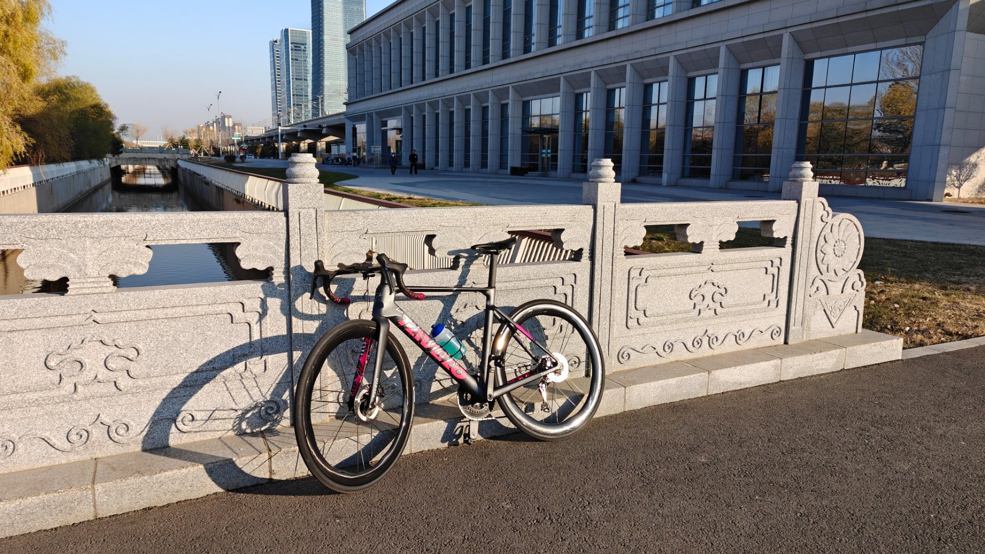 每天磕30公里，周末休息除了风有点大，其他都还好太阳🌞依旧暖暖的干到下雪，因为