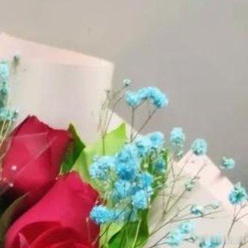 想想一生中能同吃晚餐的人数不胜数，能一起吃早餐的人却十分有限，便下定决心要格外珍