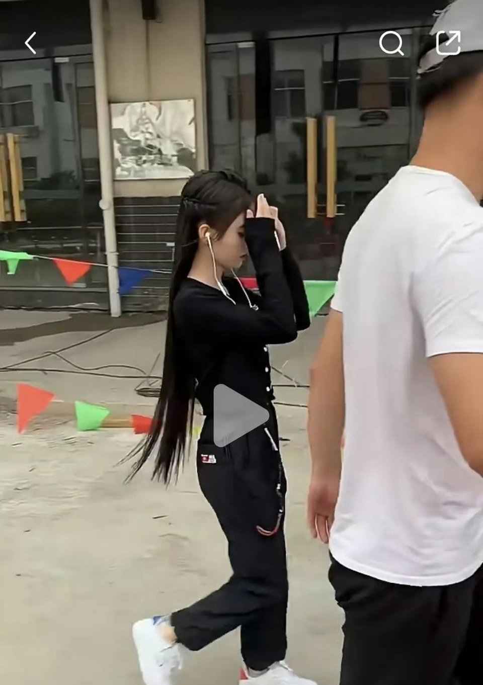 鞠婧祎到底是怎么把腿拍这么长的 ​​​