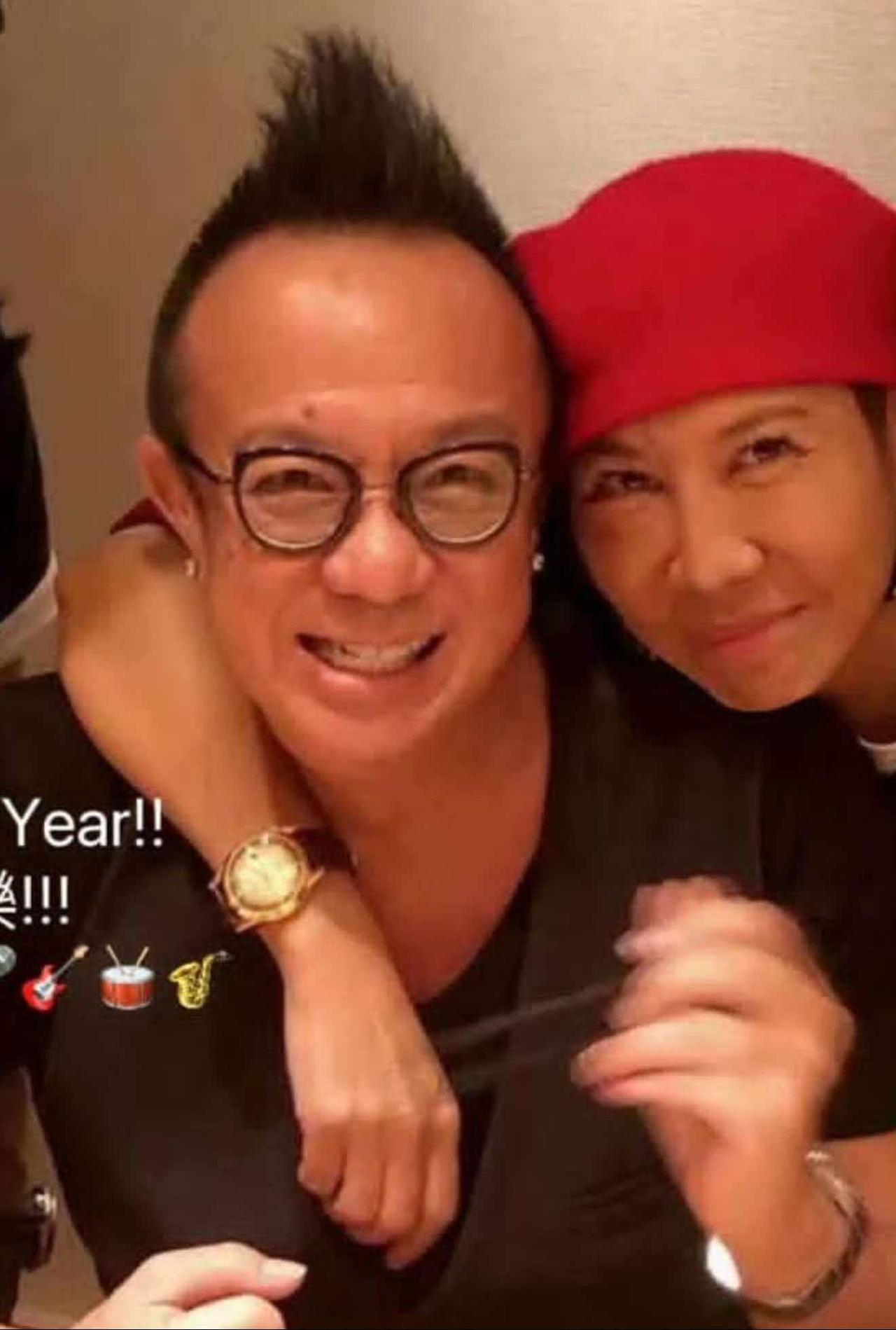 黄大炜前脚刚走，

后腿就发生了争夺遗产的恶心一幕。

黄大炜出道30多年，是非