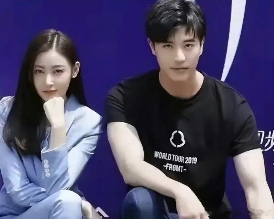 徐开骋 孩子我永远记得他左手一个娜扎右手一个张天爱，那时候徐开骋明明跟圈内某位女