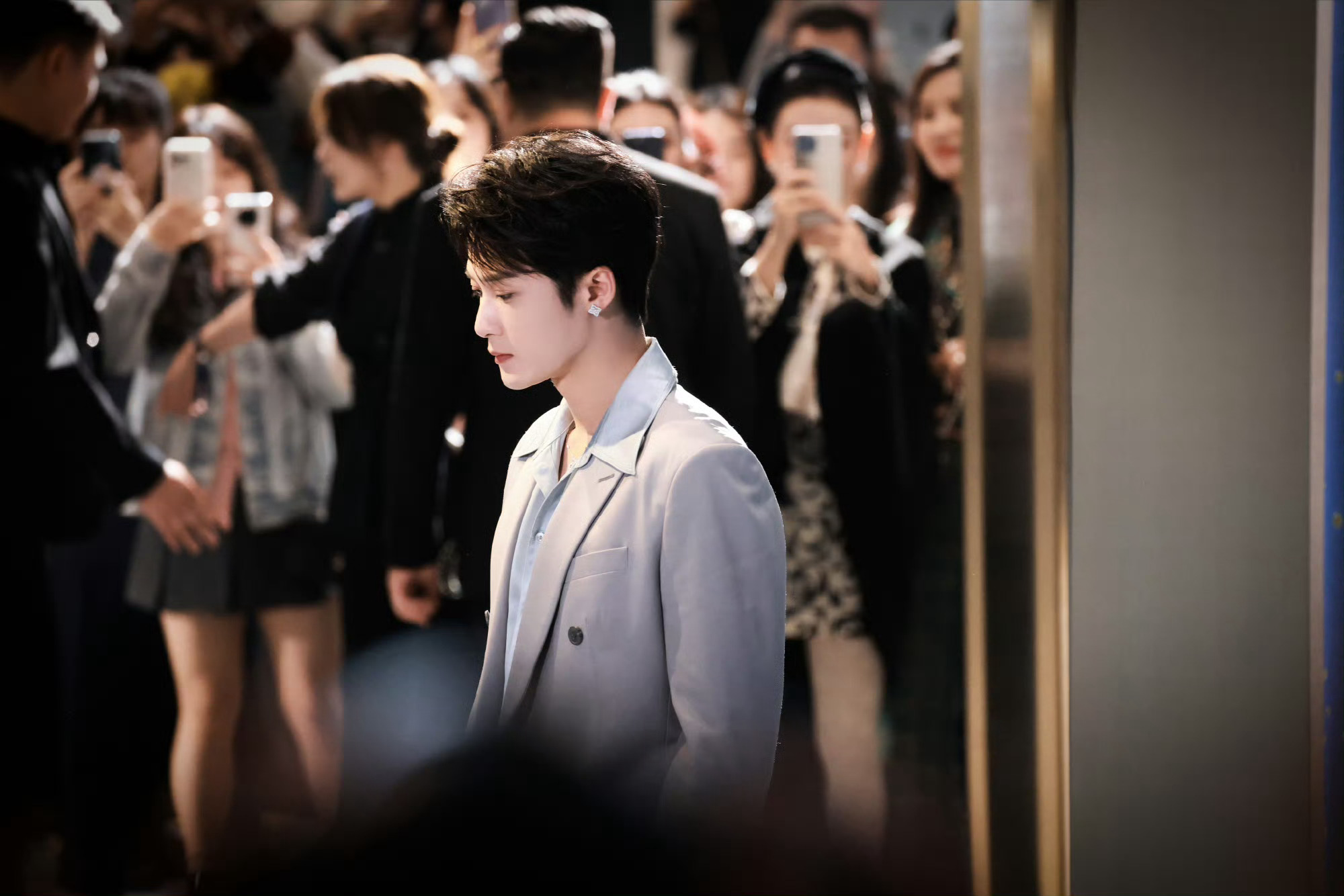 当时看到这两张图就是脑海里只能蹦出来两个字：握草…竟然已经两年了[跪了][跪了]