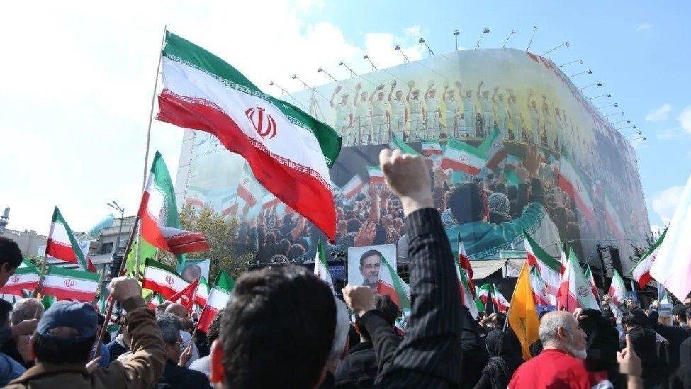 凤凰新闻【伊朗官员：若美不接受十点计划，最高领袖将不会批准停火协议】当地时间4月