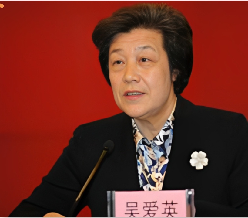又一个担任过司法部部长的大官落马了。也是邪了门了，三任司法部长，三任公安厅长，三