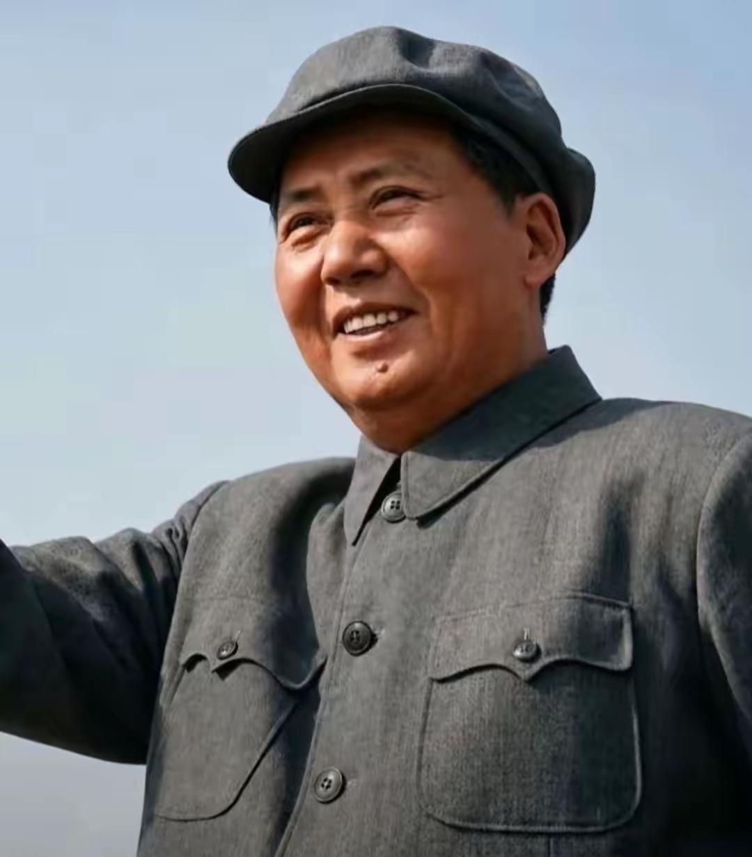在我国，有两面大旗绝对不能丢。丢了这两面大旗，必将迎来亡党亡国的厄运，这绝对不是