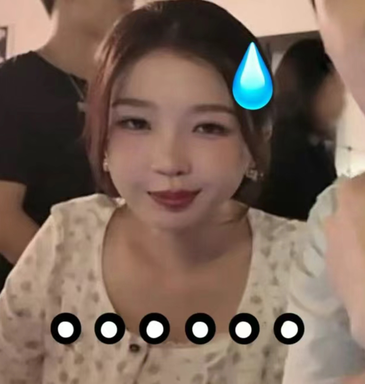 内娱最爱自嬷最爱把自己猫塑的猴子居然有两只  还都被我鱼碰上了 
