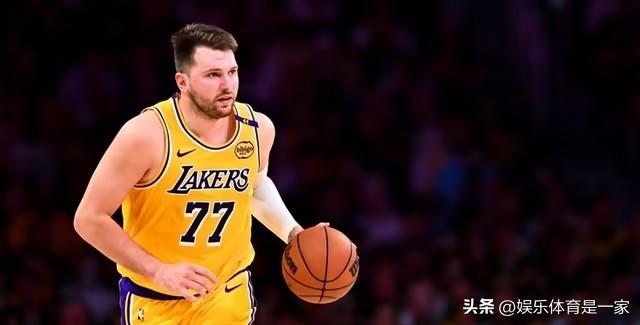 东契奇关键时刻甩锅詹姆斯，前NBA球员集体炮轰，这样的打法能夺冠吗？
湖人惜败魔