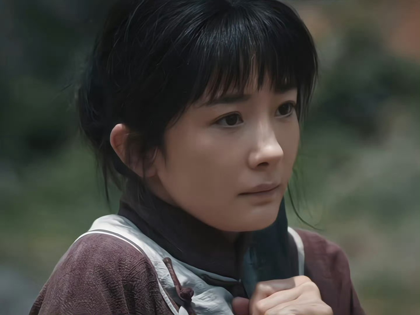 支持杨幂横扫 杨幂在《生万物》里演的的的确确是好，那演的好就得夸，这是观众对杨幂
