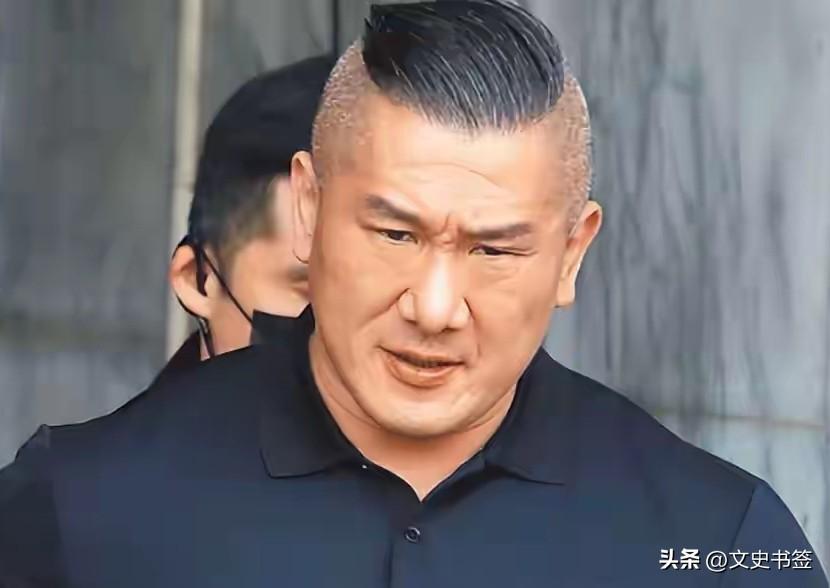 台网红“馆长”自曝遇人生最低潮。在台湾敢说真话支持两岸和平，到底会面临什么？4月