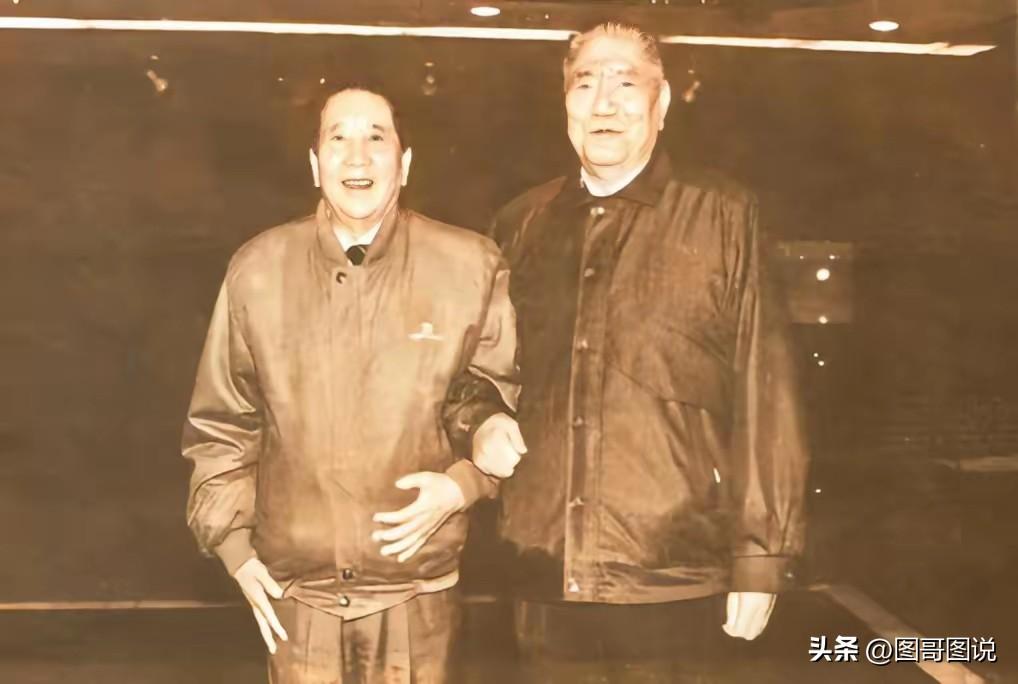跨越半个世纪的友情，秦基伟将军和尤太忠将军两人相识最早可以追溯到土地革命时期，当